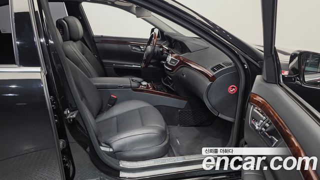 Mercedes-Benz S-Class 2011 — photo 11