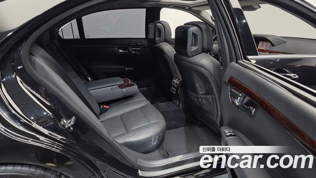 Mercedes-Benz S-Class 2011 — photo 12