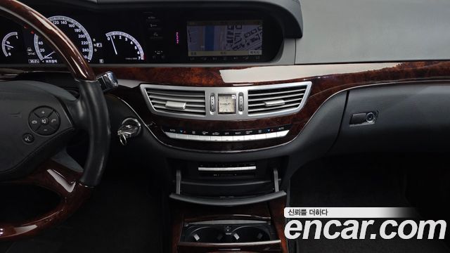 Mercedes-Benz S-Class 2011 — photo 14