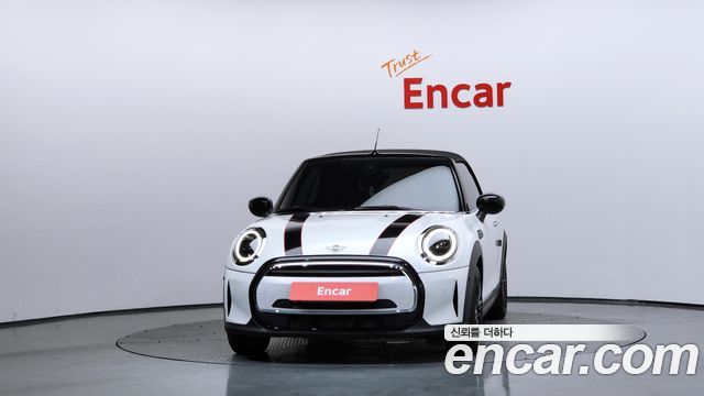Mini Cooper Convertible 2024 — photo 3
