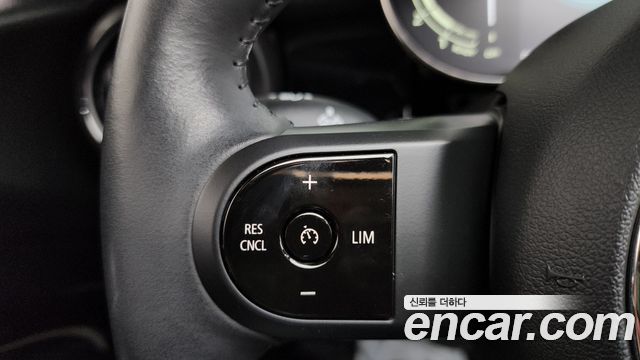 Mini Cooper Convertible 2024 — photo 15