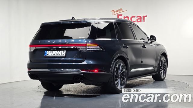 Lincoln Aviator 2023 — photo 2