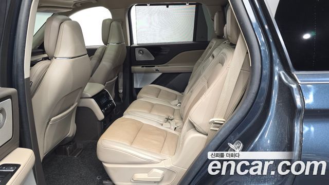 Lincoln Aviator 2023 — photo 11