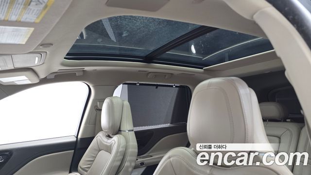 Lincoln Aviator 2023 — photo 16