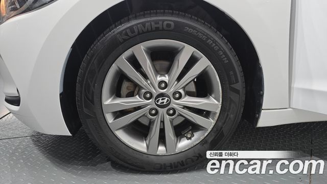 Hyundai AVANTE 2017 — photo 5