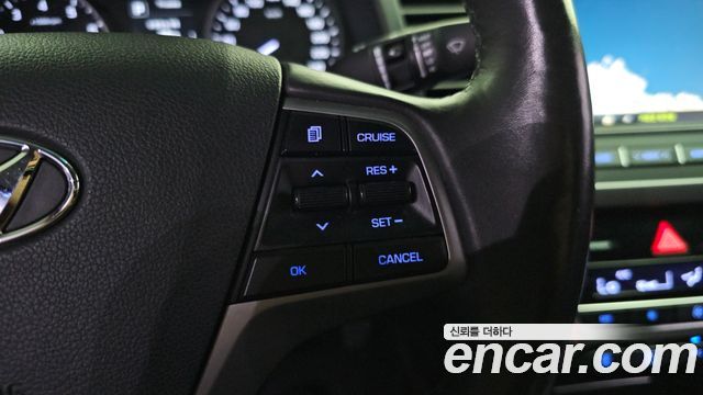 Hyundai AVANTE 2017 — photo 23