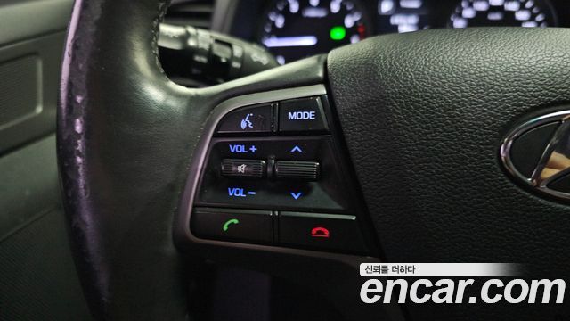 Hyundai AVANTE 2017 — photo 30