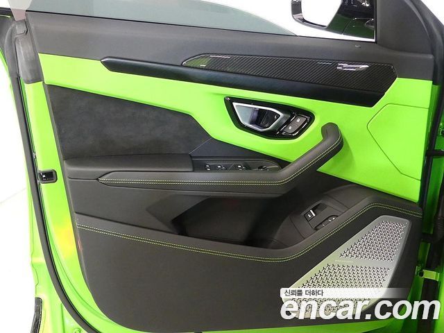 Lamborghini Urus 2024 — photo 10
