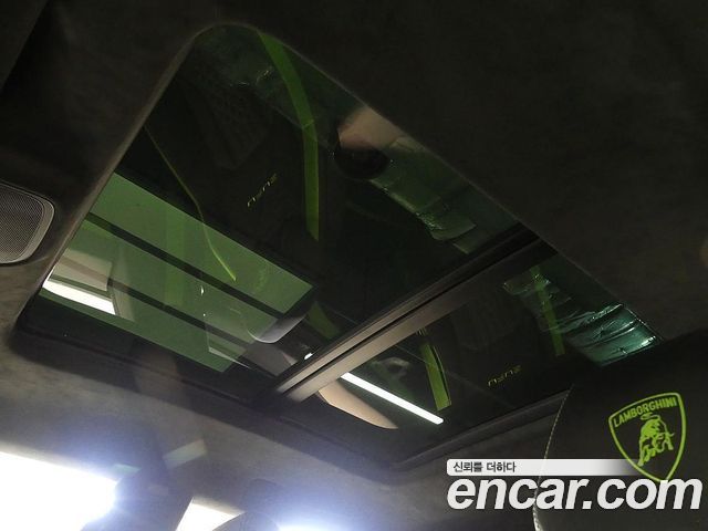 Lamborghini Urus 2024 — photo 17