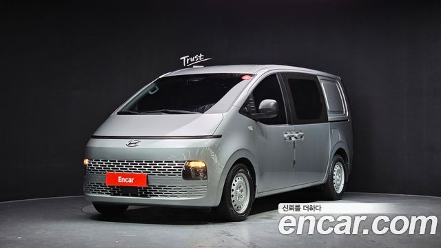 Hyundai Staria 2022 — photo 1