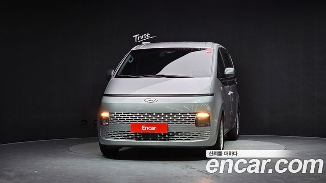 Hyundai Staria 2022 — photo 3