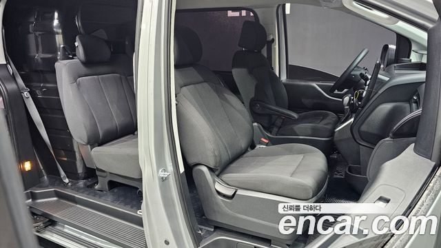 Hyundai Staria 2022 — photo 17