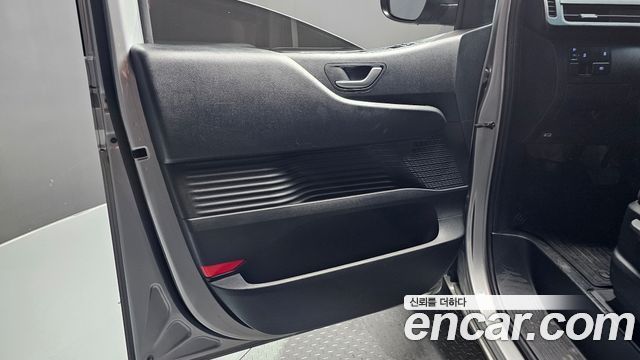 Hyundai Staria 2022 — photo 14