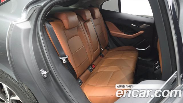 Jaguar I-PACE 2020 — photo 18