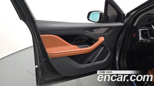 Jaguar I-PACE 2020 — photo 14