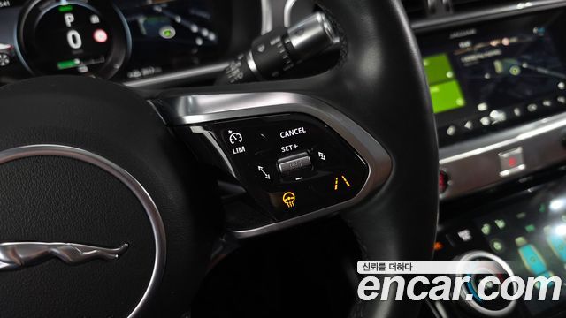 Jaguar I-PACE 2020 — photo 31