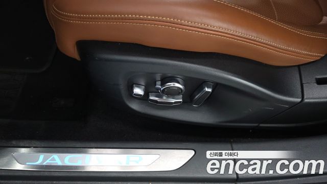 Jaguar I-PACE 2020 — photo 34