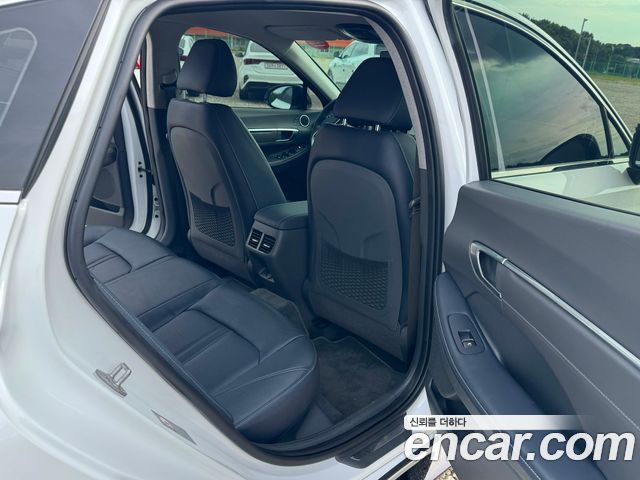 Hyundai Sonata 2023 — photo 12