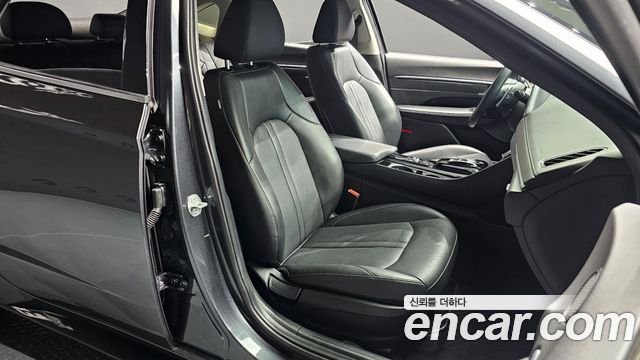 Hyundai Sonata 2022 — photo 12