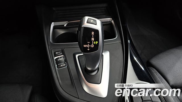 BMW 1-Series 2019 — photo 12