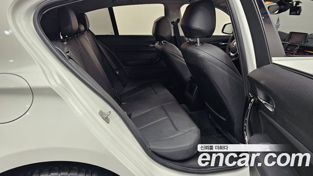 BMW 1-Series 2019 — photo 17