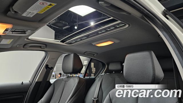BMW 1-Series 2019 — photo 22