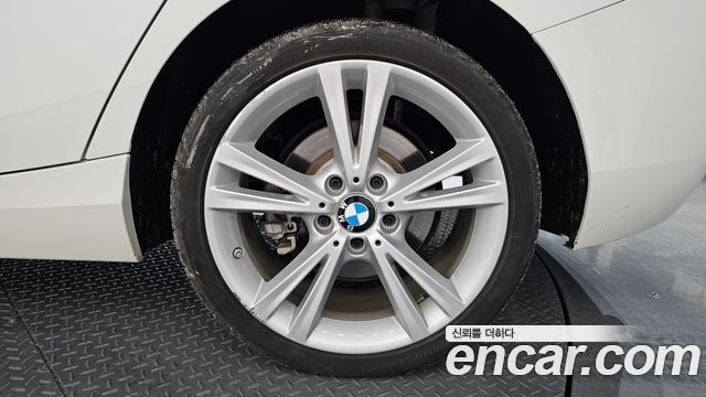 BMW 1-Series 2019 — photo 7