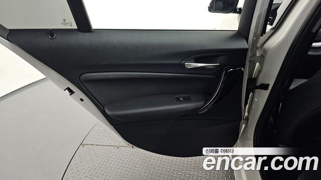 BMW 1-Series 2019 — photo 15