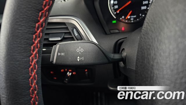 BMW 1-Series 2019 — photo 29