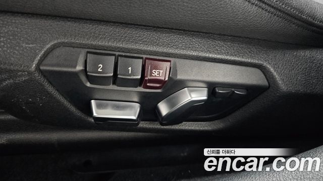 BMW 1-Series 2019 — photo 30