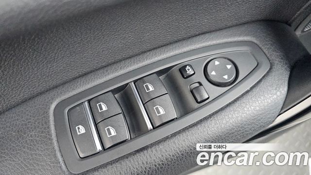 BMW 1-Series 2019 — photo 32
