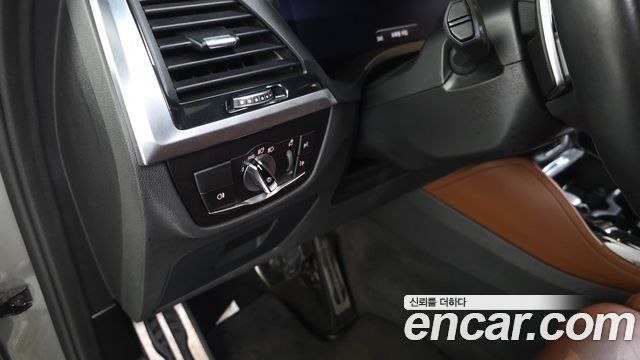 BMW X4M 2021 — photo 27