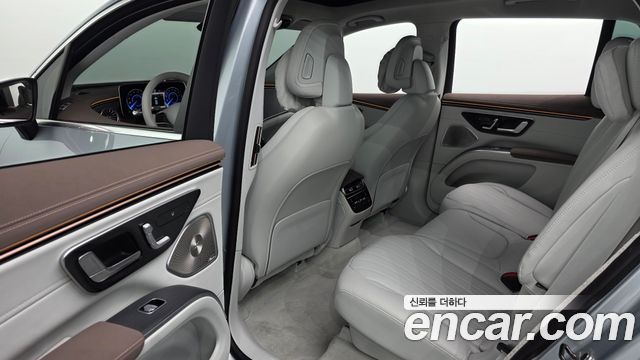 Mercedes-Benz EQS 2023 — photo 18
