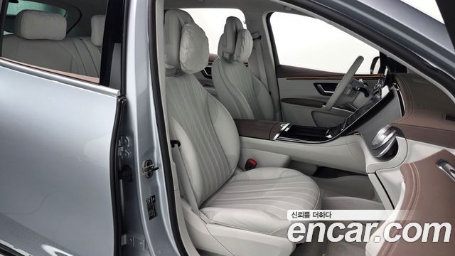 Mercedes-Benz EQS 2023 — photo 16