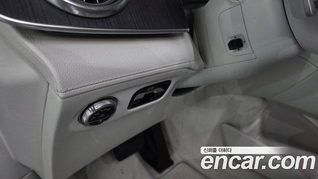 Mercedes-Benz EQS 2023 — photo 27