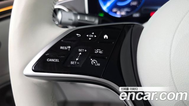 Mercedes-Benz EQS 2023 — photo 33