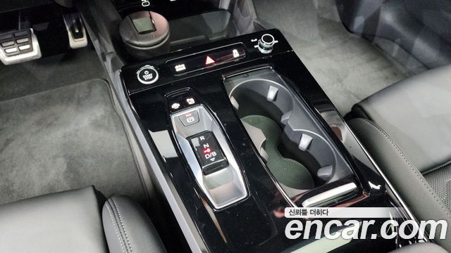 Audi A6 e-Tron 2025 — photo 12