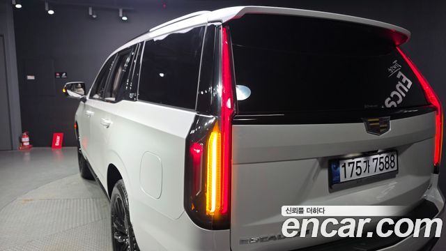 Cadillac Escalade 2024 — photo 9