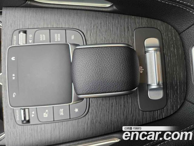 Mercedes-Benz GLE-Class 2023 — photo 14