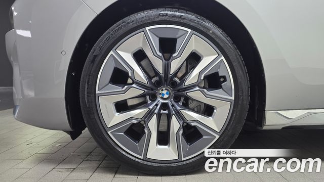 BMW 7-Series 2024 — photo 5