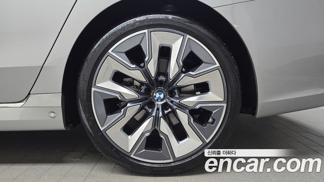 BMW 7-Series 2024 — photo 7