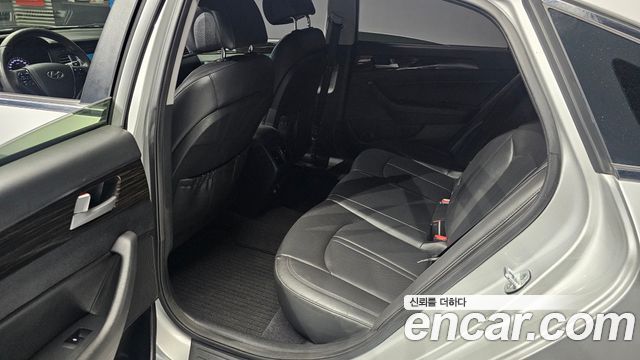 Hyundai Sonata 2016 — photo 16