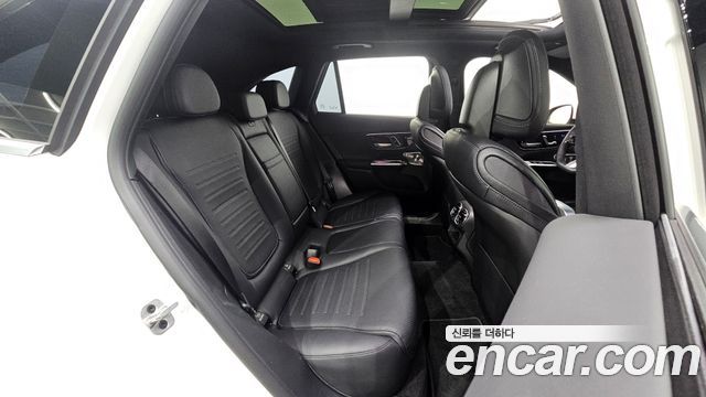 Mercedes-Benz GLC-Class 2024 — photo 17