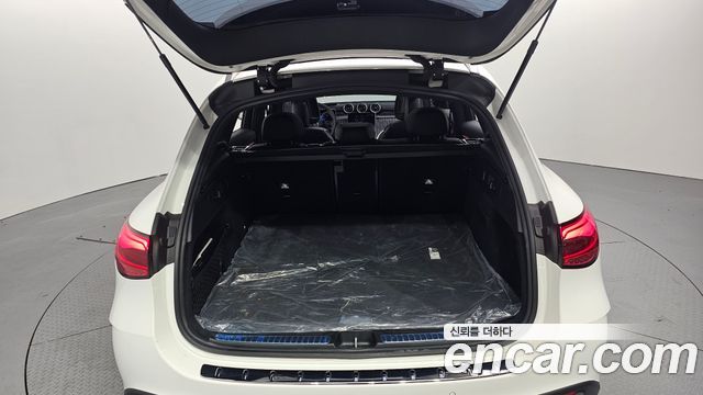 Mercedes-Benz GLC-Class 2024 — photo 26