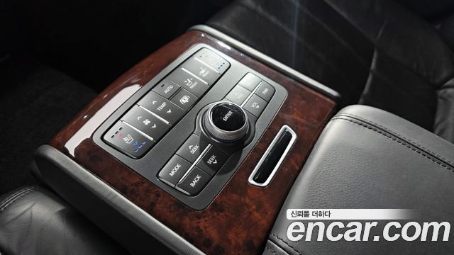 Hyundai Equus 2012 — photo 36