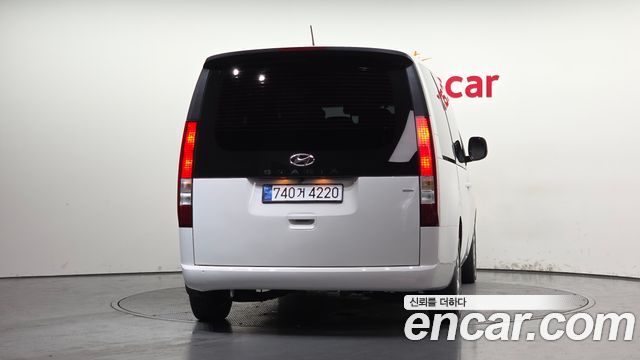 Hyundai Staria 2022 — photo 4