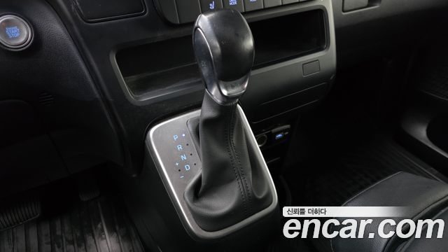 Hyundai Staria 2022 — photo 9