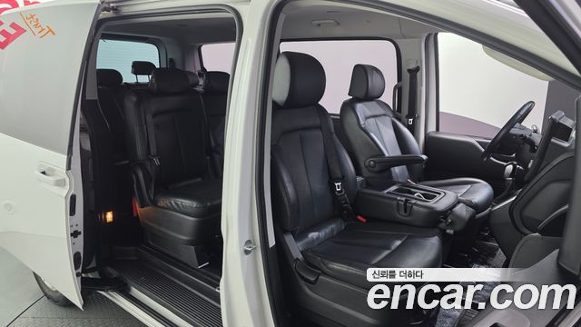Hyundai Staria 2022 — photo 12