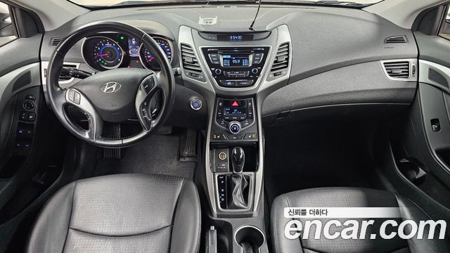Hyundai AVANTE 2016 — photo 10
