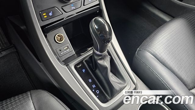 Hyundai AVANTE 2016 — photo 12